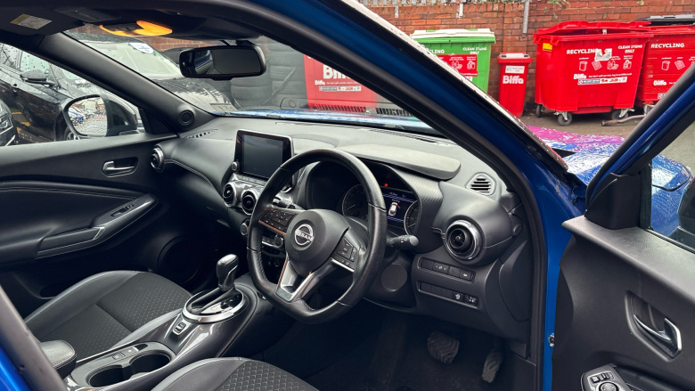 Nissan Juke 1.0 DiG-T 114 N-Connecta 5dr DCT Petrol Hatchback